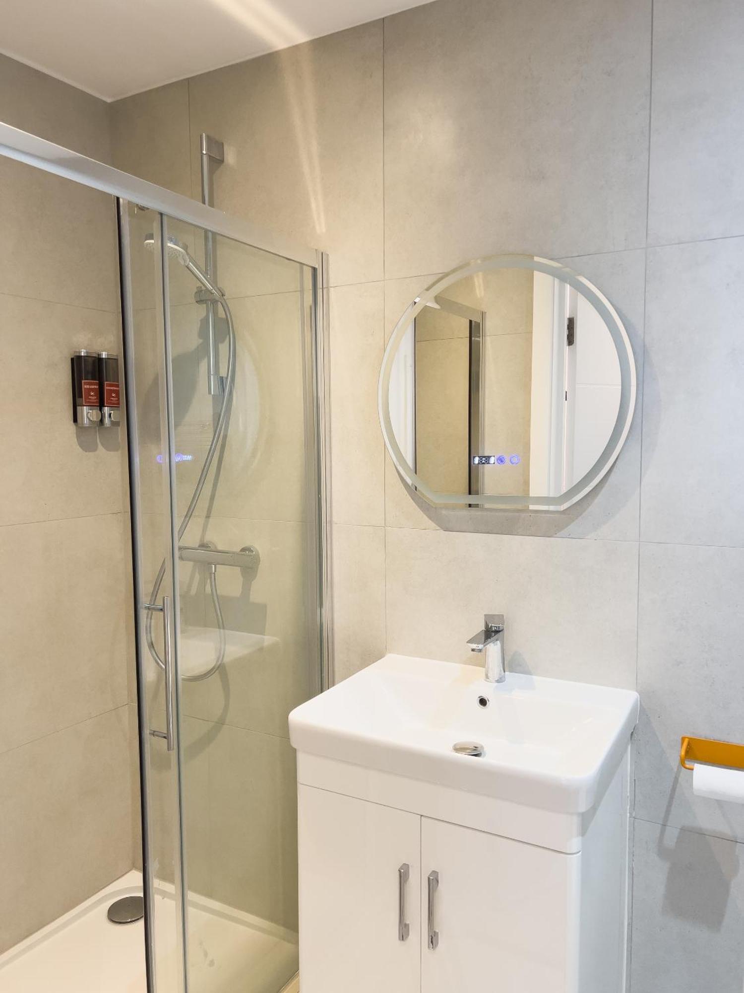 Zozy Clitterhouse Hotel ลอนดอน ภายนอก รูปภาพ