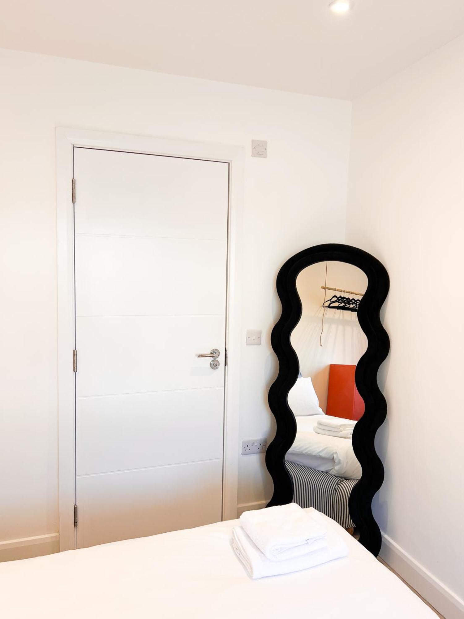 Zozy Clitterhouse Hotel ลอนดอน ห้อง รูปภาพ